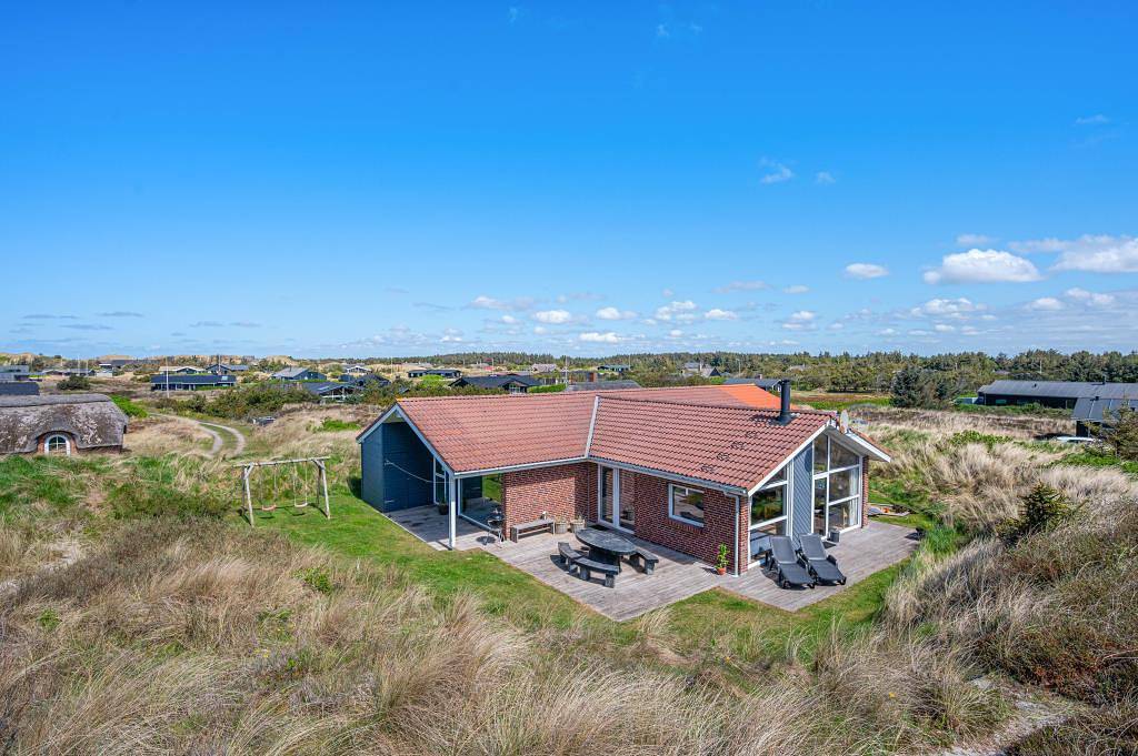 Gemütliches Pool-Ferienhaus für die ganze Familie  in Ringkøbing, Holmsland Klit