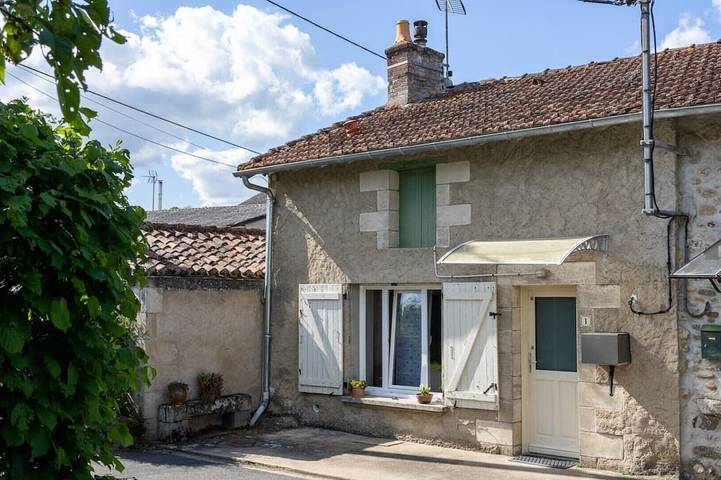 Location de vacances pour 3 personnes, avec jardin et terrasse à Persac