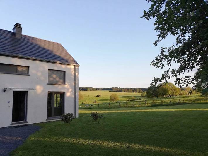 Location de vacances pour 9 personnes, avec vue et jardin à Sainte-Ode - 2
