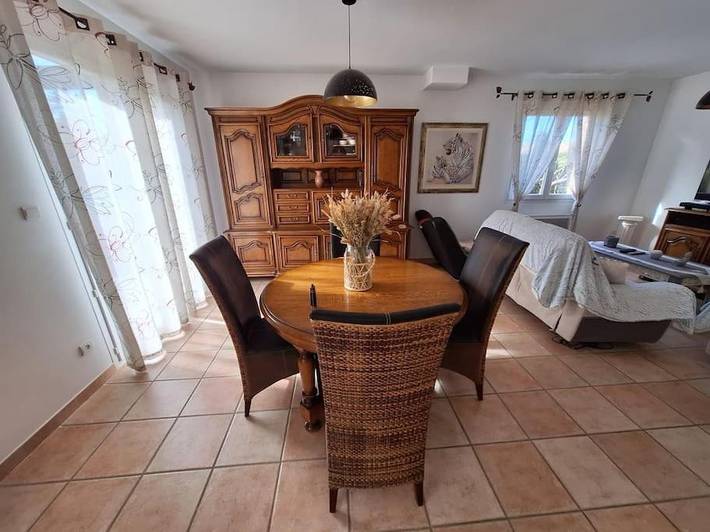 Location de vacances pour 5 personnes, avec jacuzzi ainsi que jardin et piscine, animaux acceptés à Peyrolles-en-Provence - 4