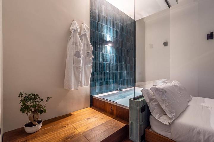BnB für 2 Personen, mit Sauna und Terrasse sowie Whirlpool in Bari