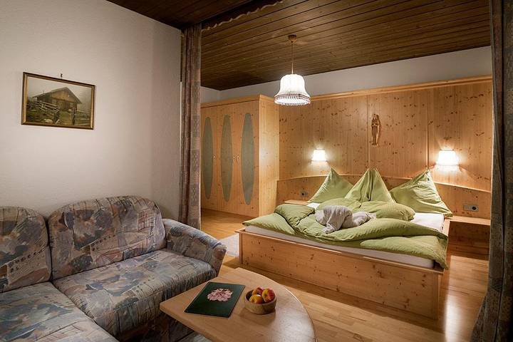 Ganze Ferienwohnung, Appartement "Roter Turm" in Schobergruppe, Iselsberg-Stronach