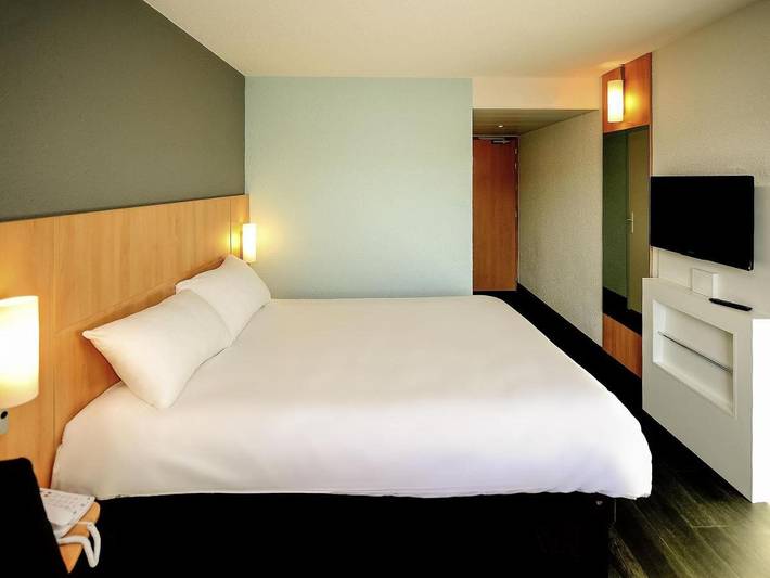 Hôtel pour 3 personnes à Beynost - 2