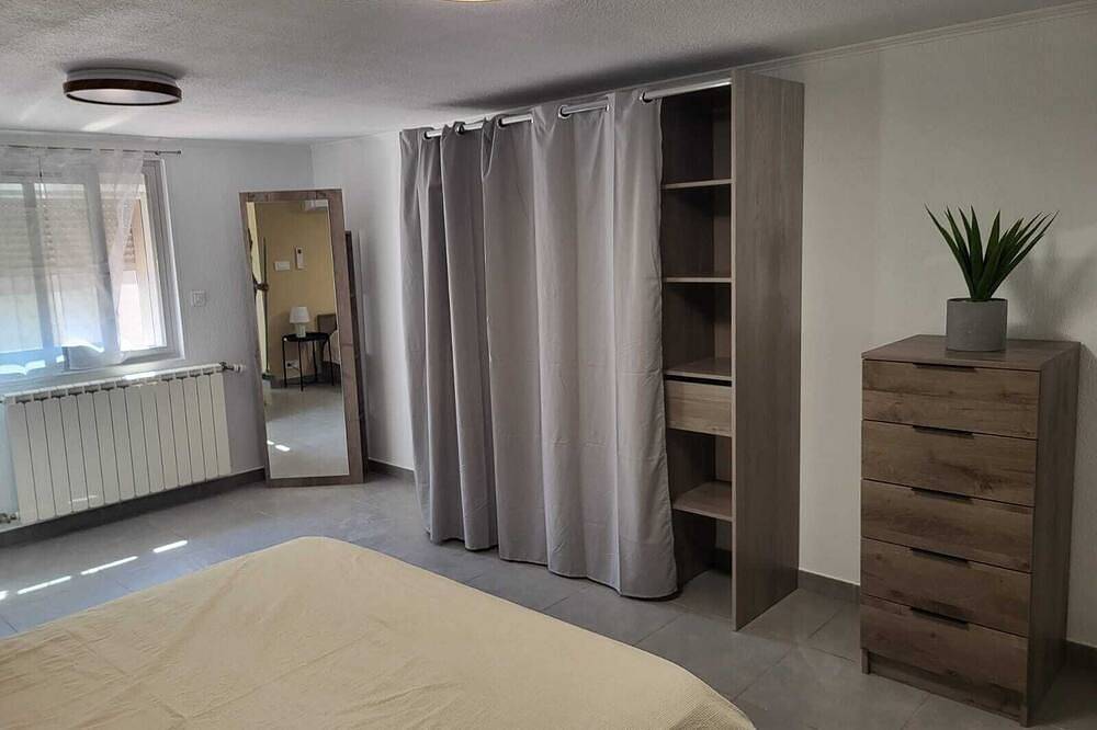 Entire apartment, Apartment: Under the Provence sun in Aubagne, Marseille region