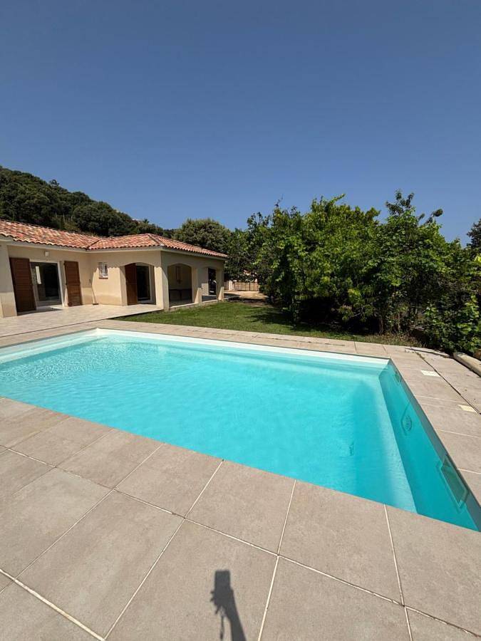 Villa pour 8 personnes, avec piscine et jardin