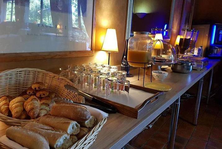 Hôtel pour 2 personnes, avec jardin et terrasse à Thiézac - 2