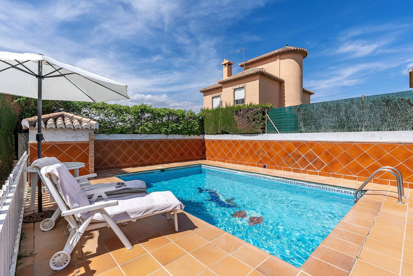 Maison de vacances 'Cypress House' avec piscine privée, Wi-Fi et climatisation in La Zubia, Province de Grenade