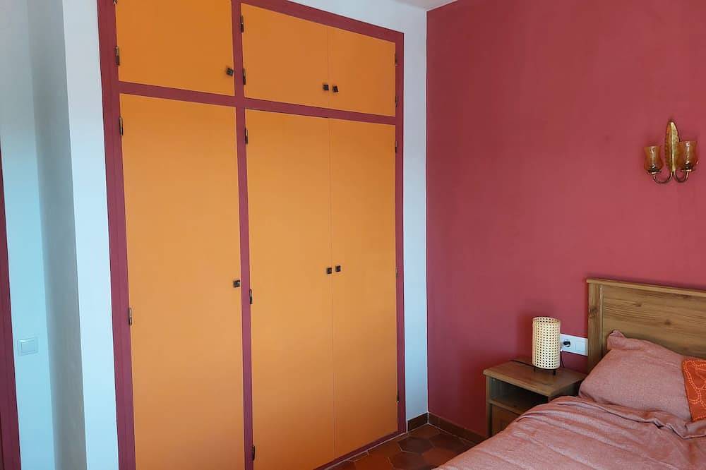 Apartamento entero, Desconecta en la naturaleza a 3 km del mar in San Cipriano de Vallalta, Costa del Maresme