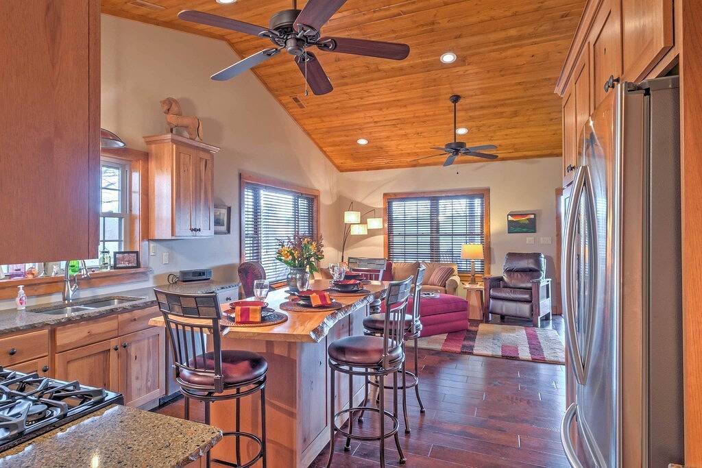 Makanda Cabin w / Deck im Shawnee National Forest! in Union County (IL)