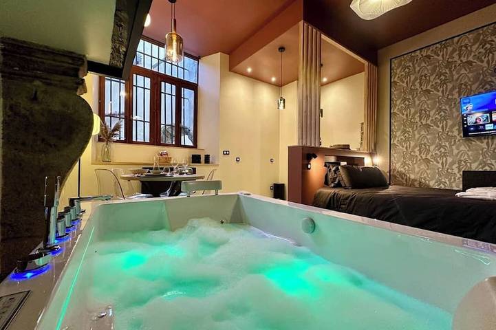 Gîte pour 2 personnes, avec Jacuzzi à Le Puy-en-Velay