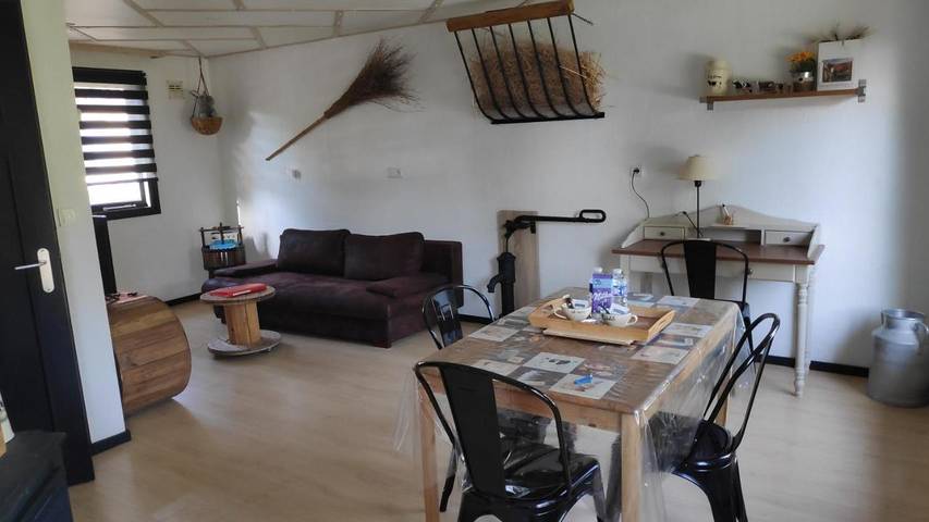 Gîte pour 4 personnes, avec vue et jardin à Brailly-Cornehotte