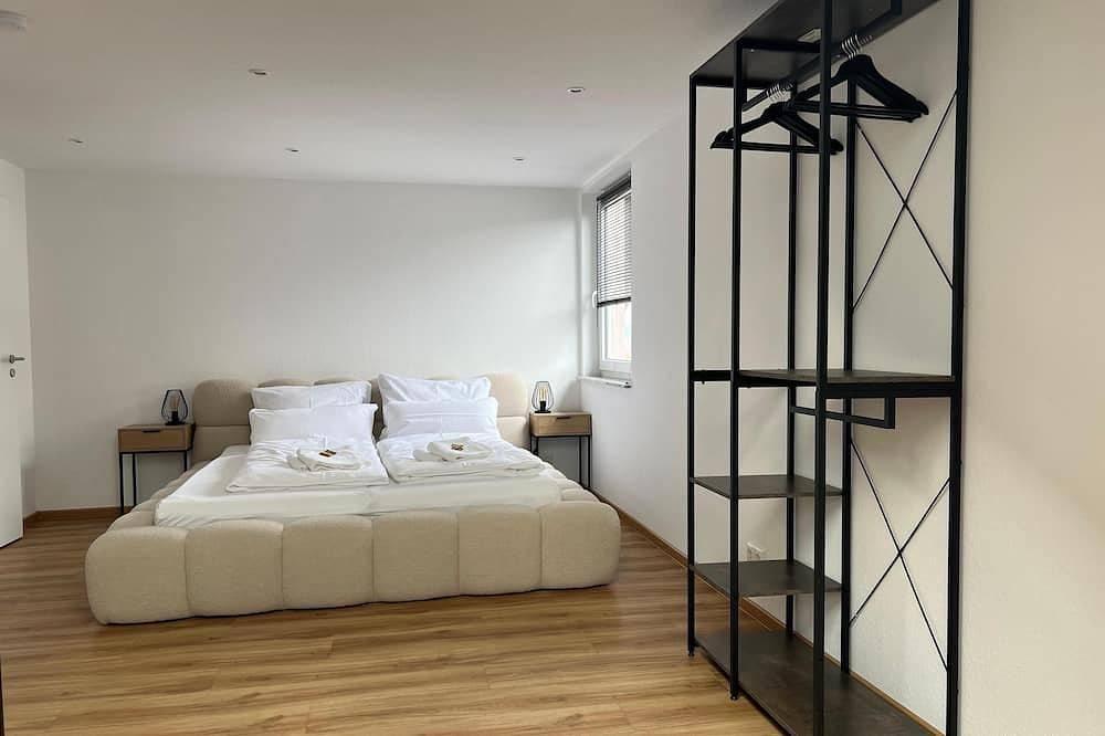 Ganze Wohnung, Mama-Apartments - 125qm Deluxe Apartment zum Wohlfühlen mit Balkon und Parkplatz in Fulda, Rhön-Hessen