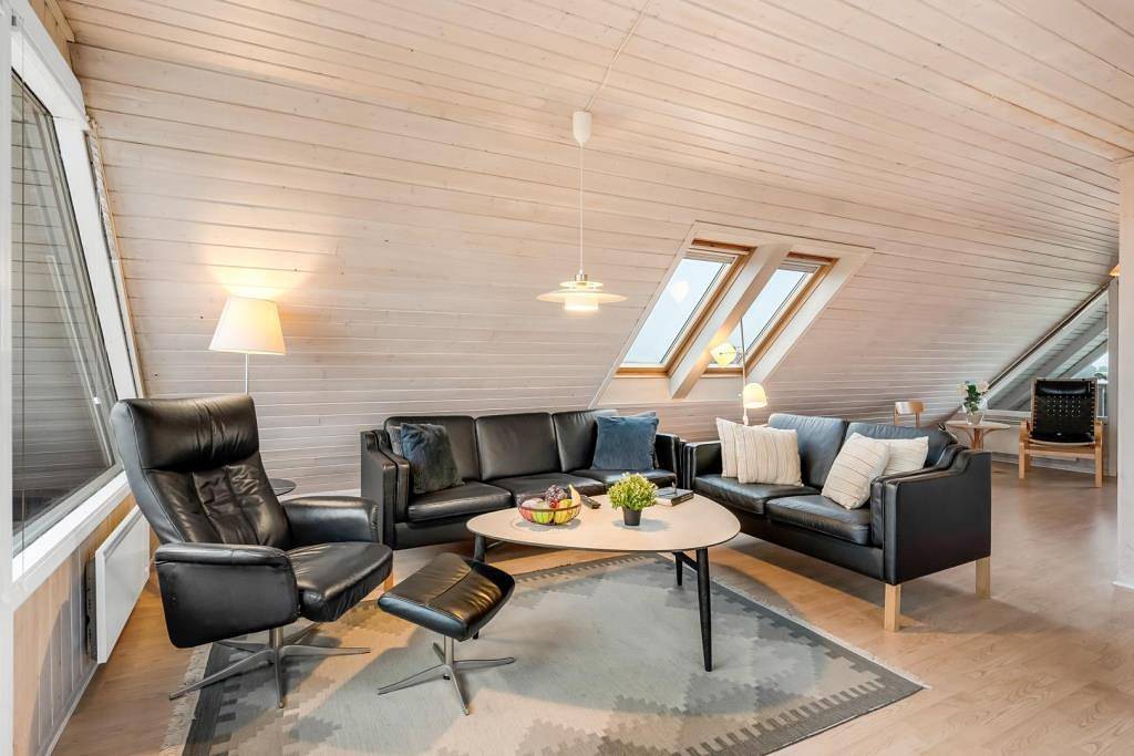 Schönes Ferienhaus über 2 Etagen mit Meerblick in Henne, Varde