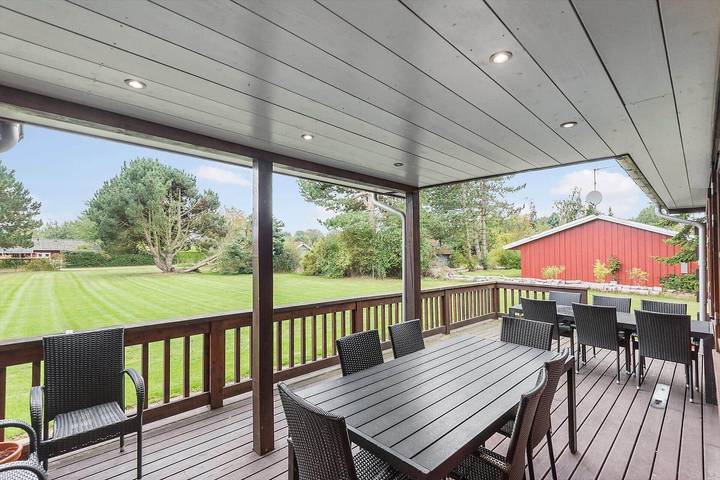 Ferienhaus für 10 Personen, mit Terrasse und Whirlpool auf Seeland - 2