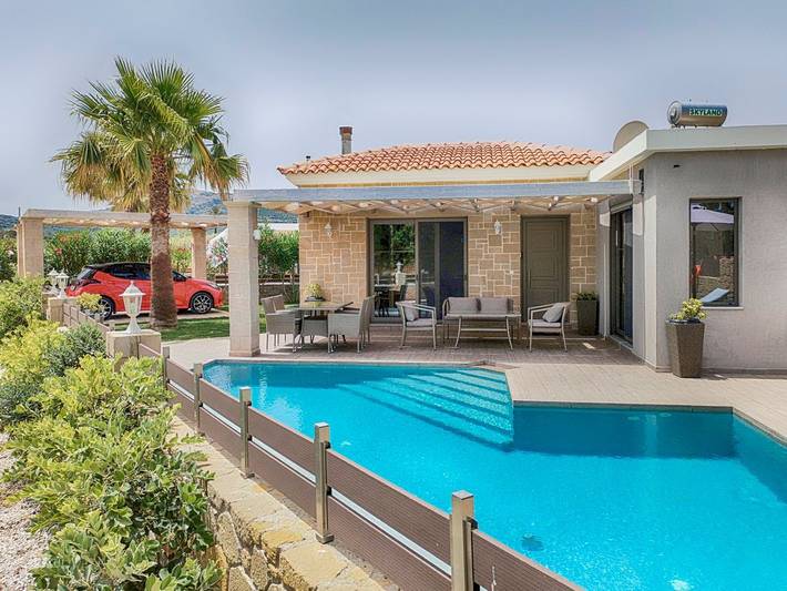 Ferienhaus für 5 Personen, mit Whirlpool und Terrasse sowie Pool und Ausblick