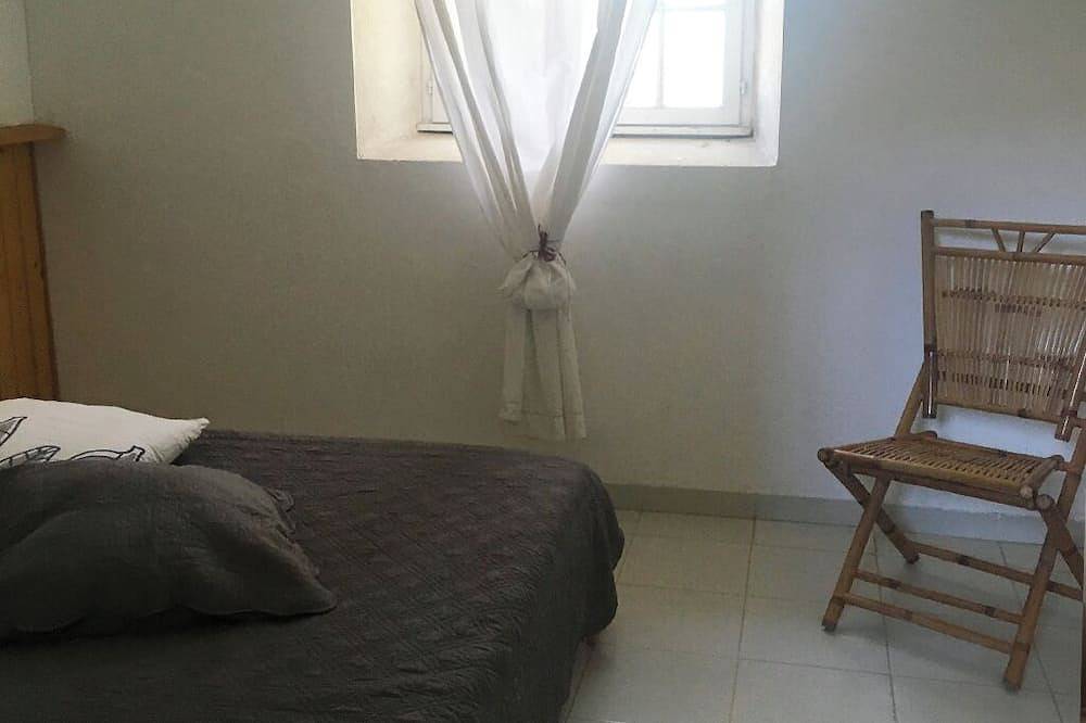 Maison de campagne, à 5 minutes de Larressingle, pour 4/6 personnes avec piscine in Beaumont (Gers), Gers