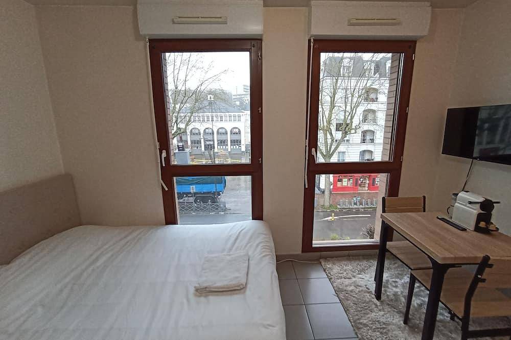 Appartement entier, Joli studio, 5 min de versailles, 20 de Paris in Chaville, Hauts-de-Seine