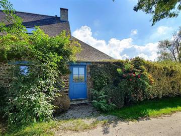 Gîte pour 4 personnes, avec piscine ainsi que terrasse et jardin, animaux acceptés à Mont-Dol