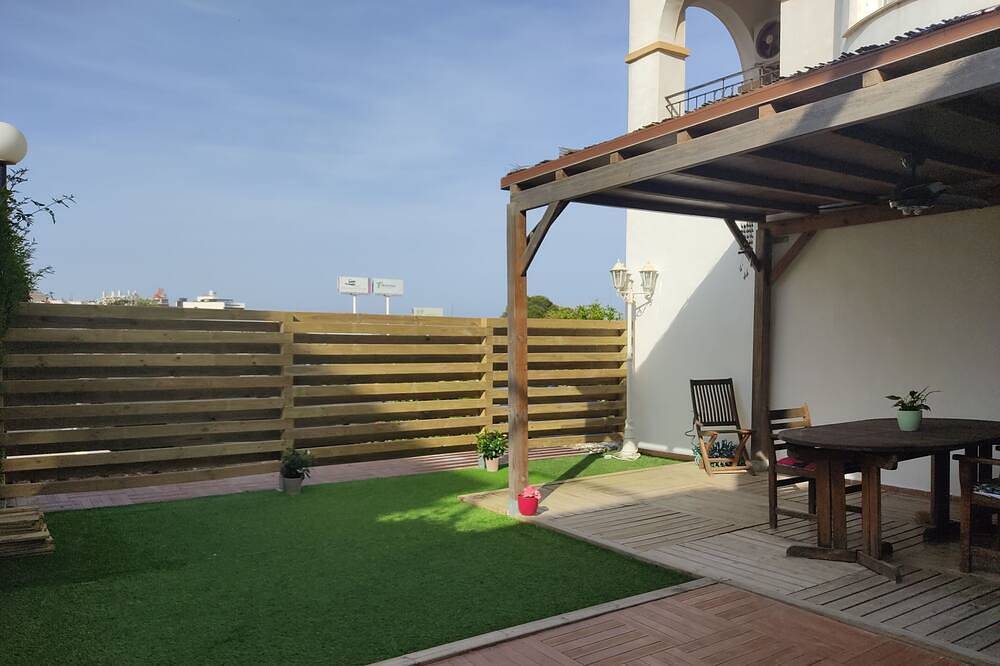 Ganze Wohnung, Spacious and bright apartment 700m from the beach in Playa Flamenca, Orihuela