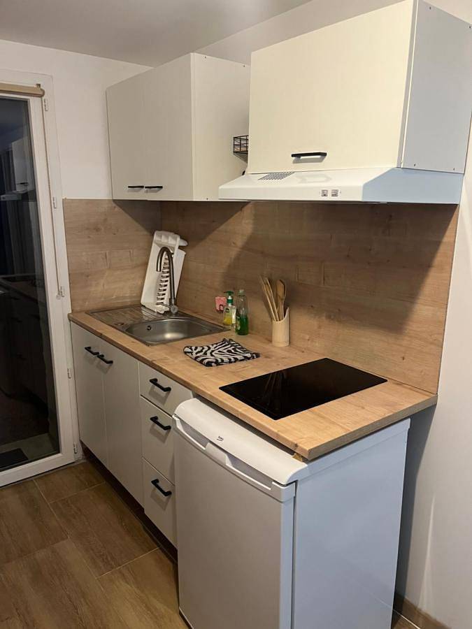 Appartement entier, One-Bedroom Apartment in Tain-l'Hermitage, Région de Valence
