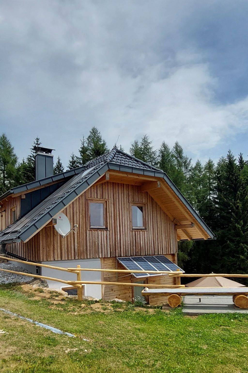 Zirbenholzalmhütte mit fantastischem Ausblick in Bad Sankt Leonhard im Lavanttal, Lavanttaler Alpen