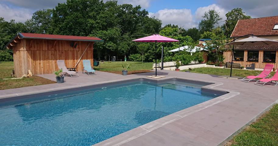 Chalet pour 4 personnes, avec piscine et terrasse ainsi que sauna et jardin en Dordogne - 2