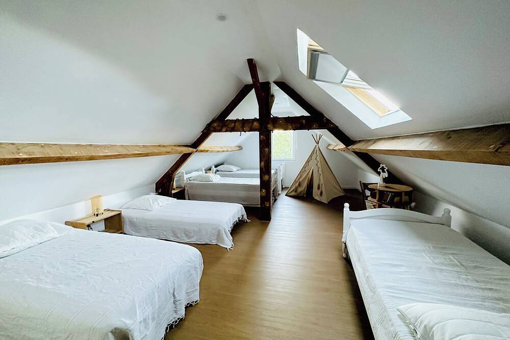 Character house in a quiet, exceptionally green setting + swimming pool in Thenon, Périgord Noir