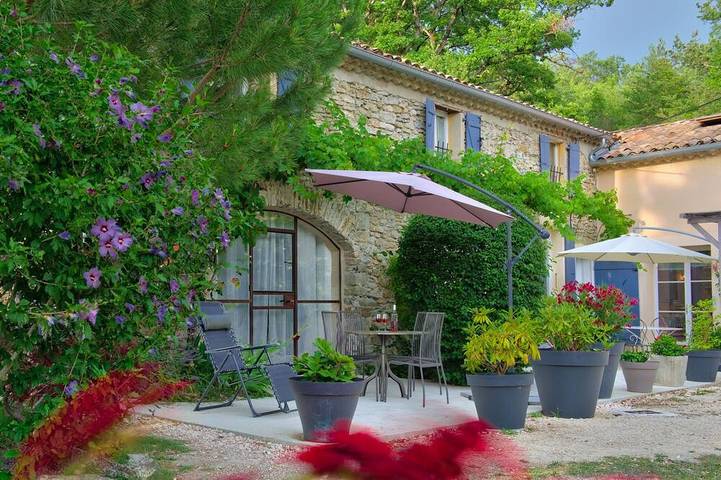 Appartement de vacances pour 4 personnes, avec Balcon ainsi que Jardin et Piscine