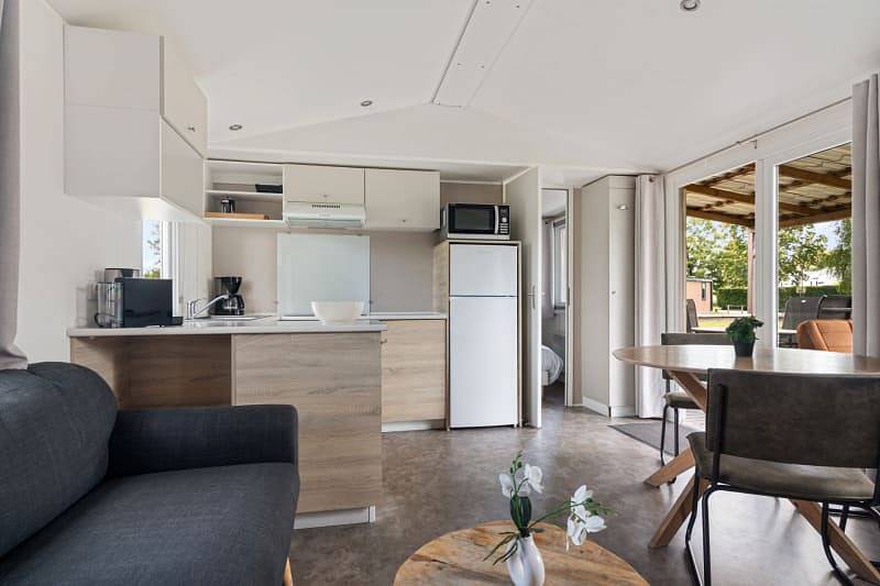 Caravan voor 4 personen met balkon/terras in Veluwe