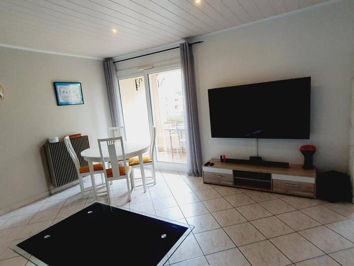 Gîte pour 7 personnes, avec terrasse et vue à Lagnieu - 3