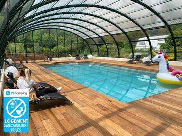 Tente pour 5 personnes, avec sauna ainsi que jacuzzi et bassin pour enfant dans Auvergne-Rhône-Alpes