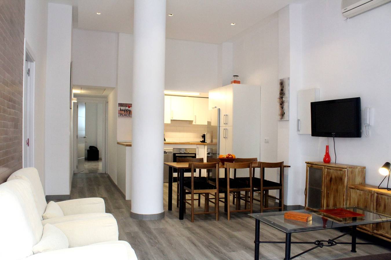 Apartamento entero, Apartamento Espacioso en Triana con Wi-Fi y Aire Acondicionado in Triana, Sevilla