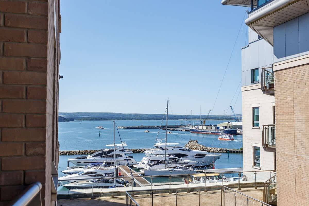 Holiday Rental for 4 People in Poole, Poole Harbour