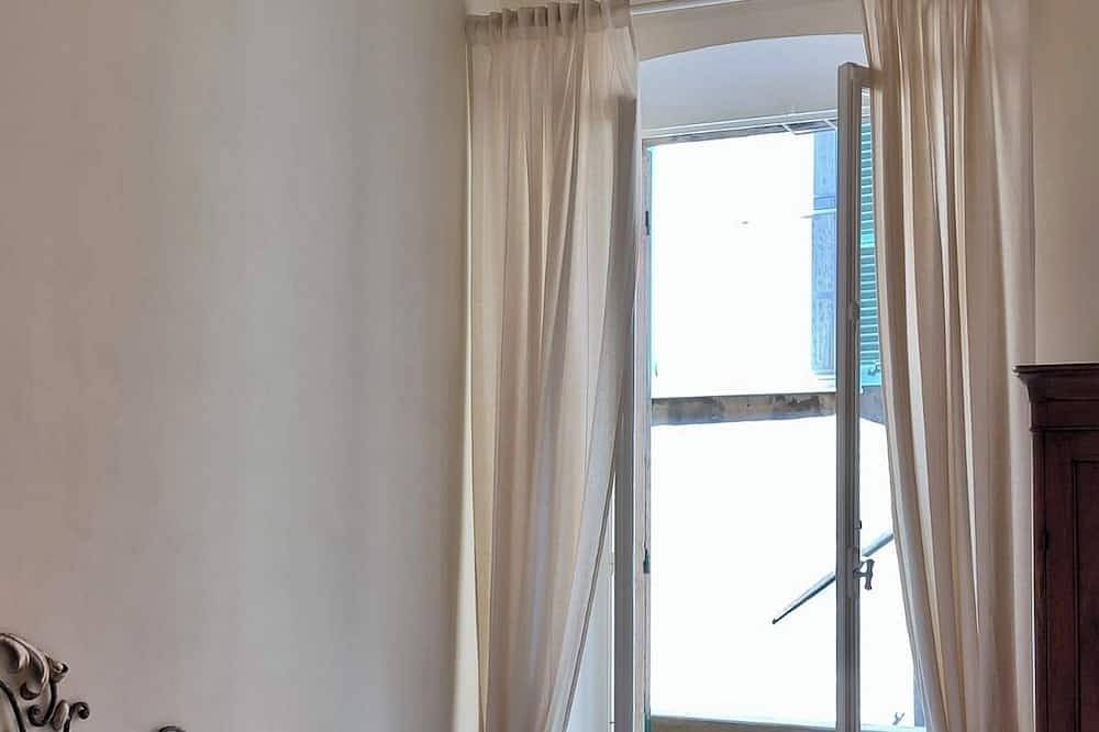 Entire apartment, Albenga \"Historic Residence Senator Rolandi Ricci\" in Albenga, Riviera di Ponente