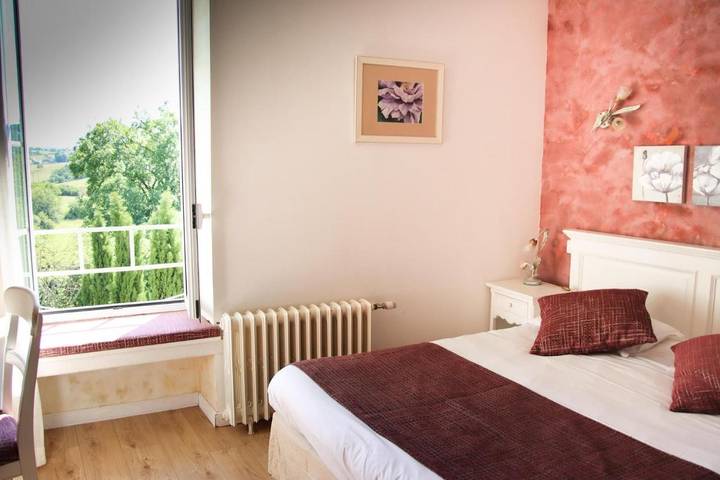 Hôtel pour 2 personnes, avec terrasse et jardin, animaux acceptés