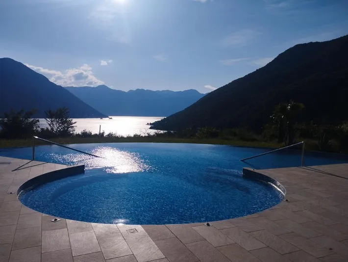 Ferienwohnung für 4 Personen, mit Pool und Whirlpool sowie Sauna und Garten - 1