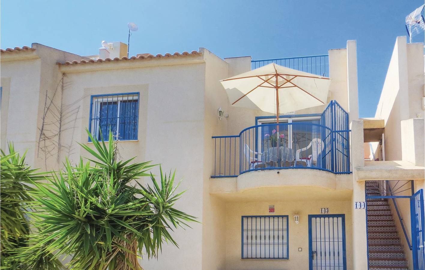 Ganze Ferienwohnung, Poolterrassen-Apartment mit Klimaanlage und Internet in El Chaparral, Torrevieja