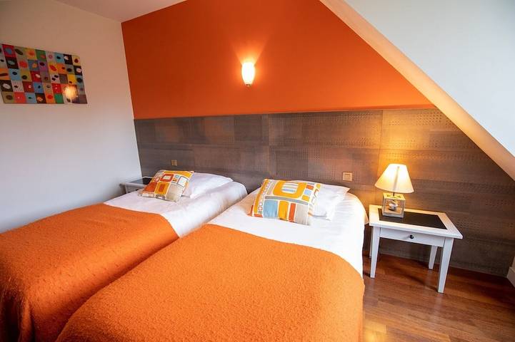 Gîte pour 8 personnes, avec piscine ainsi que jardin et sauna, animaux acceptés dans le Morbihan - 4