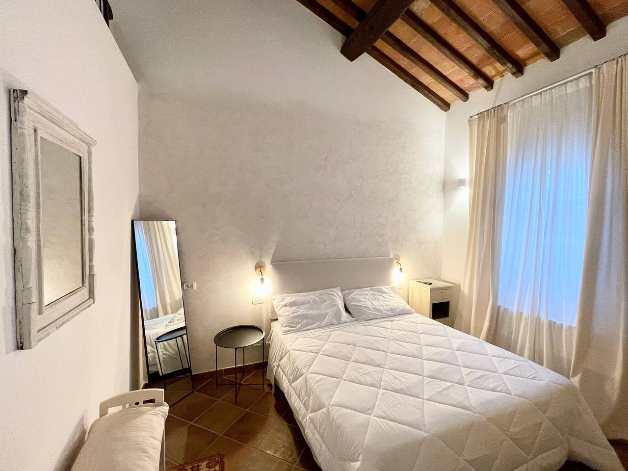 Appartamento intero, Appartamento di vacanza "Camelie" con piscina condivisa, giardino condiviso e Wi-Fi in Siena e dintorni