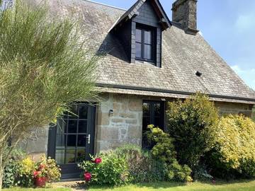 Gîte pour 2 personnes, avec vue et jardin dans Vire Normandie