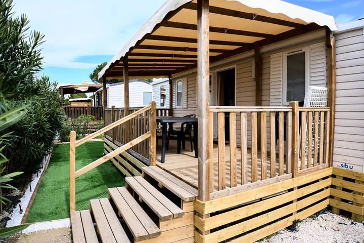 Camping pour 8 personnes, avec Piscine à Canet-en-Roussillon