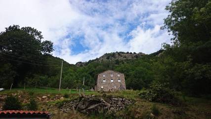 Chambre d’hôte pour 4 personnes, avec vue et jardin dans Péreyres