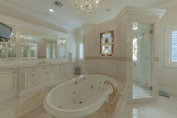 Vacation rental for 18 people, with garden and hot tub, with pets in Fort Lauderdale