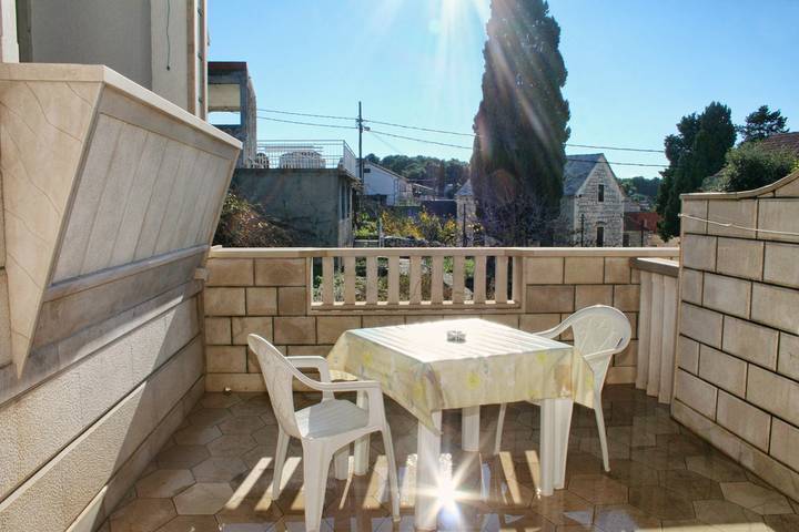 Ferienwohnung für 2 Personen, mit Balkon/Terrasse auf Brac