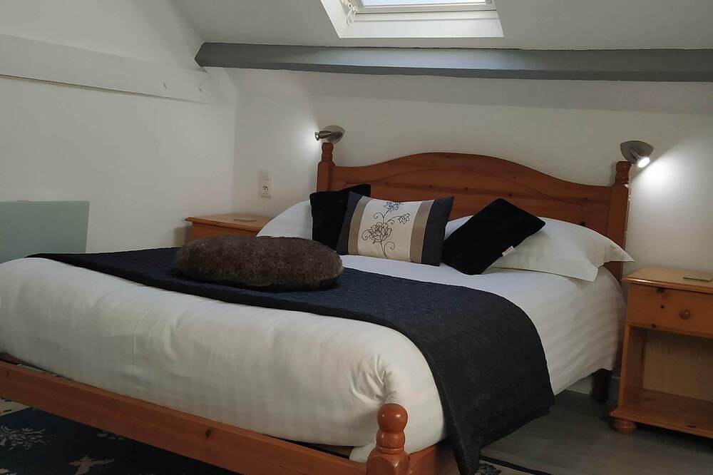 Ferme et Gîte Normandie avec Piscine - Capacité jusqu'à 10 personnes. in Isigny-le-Buat, Région d'Avranches