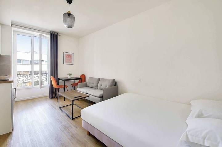 Ganze Wohnung, Beautifully furnished cosy studio with a street view in Ivry-sur-Seine, Val-de-Marne