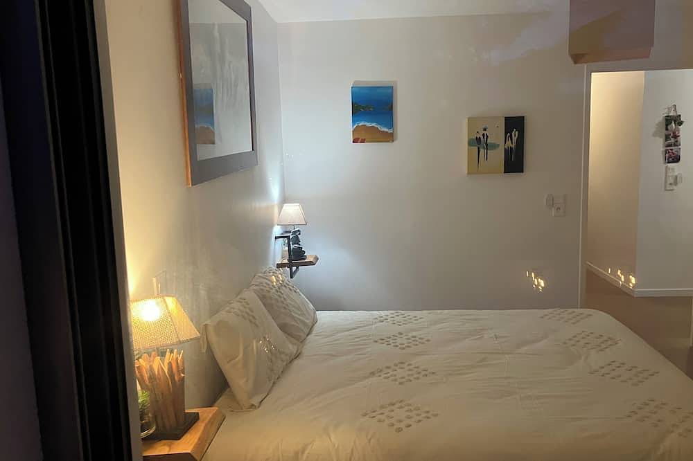 Entire apartment, T2 Cosy Terrace 13m2 and Free Parking in Bordeaux, Bordeaux region