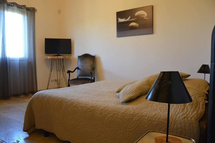 Location de vacances pour 9 personnes, avec jacuzzi ainsi que jardin et terrasse à Châteaurenard - 2