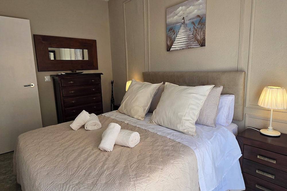 House in La Carihuela, 20 meters from the beach in La Carihuela, Torremolinos