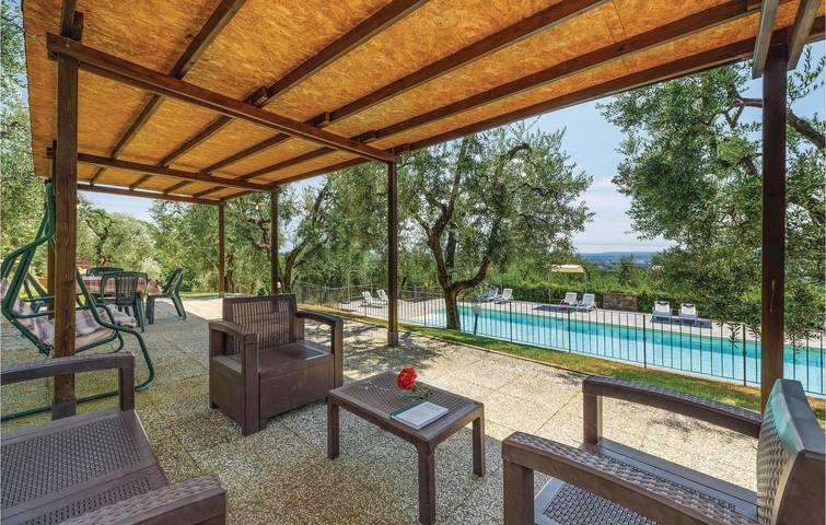 Appartamento intero, Appartamento a bordo piscina con parcheggio e internet in Larciano, Provincia di Pistoia